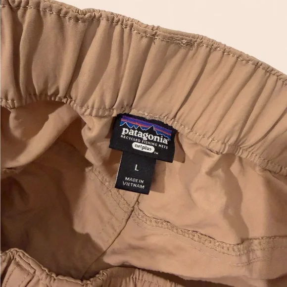 Patagonia Tan Cargo Shorts with Orange Web Belt Unisex - Picture 4 of 4